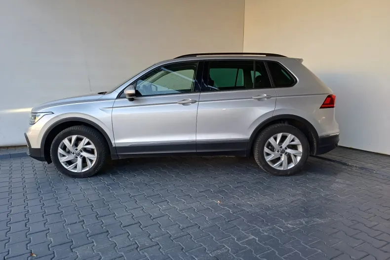 Volkswagen Tiguan din 2023 cu 63.300 km - oferta VOL212962 - foto 2