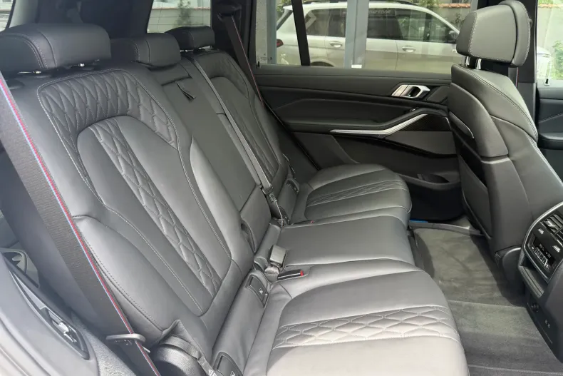 BMW X7 (Seria X) din 2023 cu 34.960 km - oferta BMW212966 - foto 13