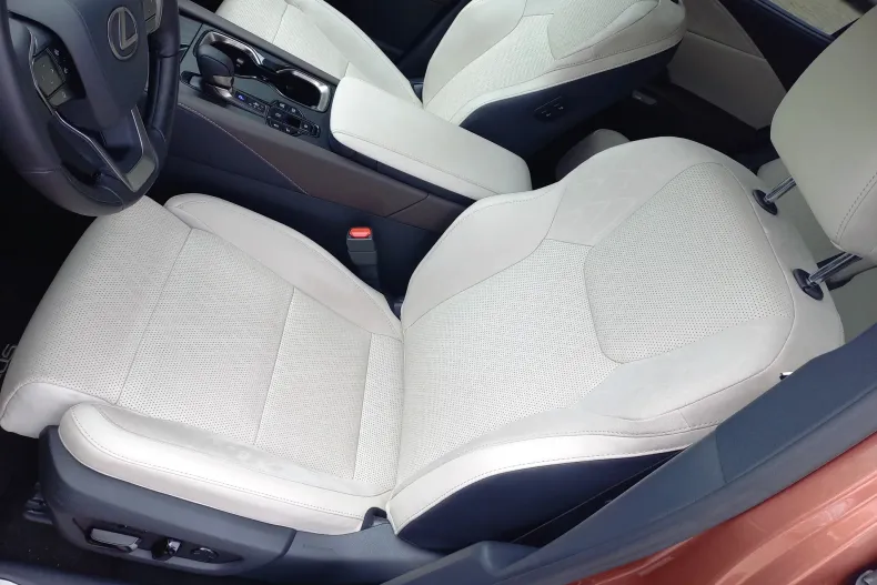 Lexus Seria RX din 2025 cu 5.252 km - oferta LEX212969 - foto 14