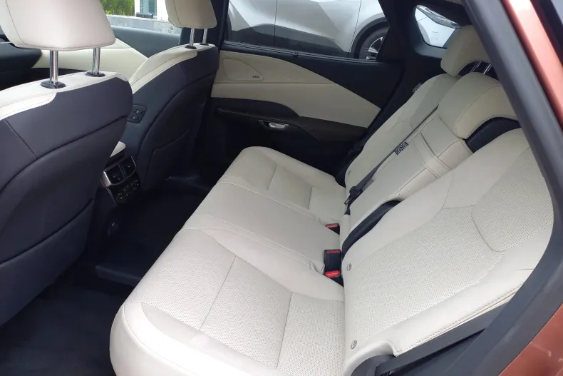 Lexus Seria RX din 2025 cu 5.252 km - oferta LEX212969 - foto 16