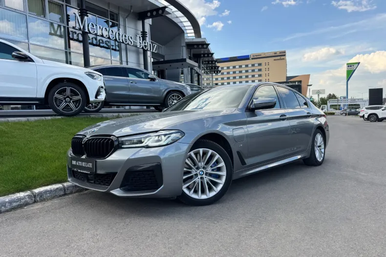 BMW 545e (Seria 5) din 2021 cu 76.105 km - oferta BMW212976 - foto 1