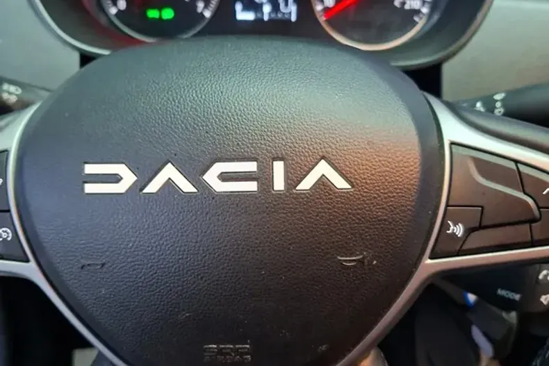 Dacia Duster din 2023 cu 38.681 km - oferta DAC212995 - foto 8