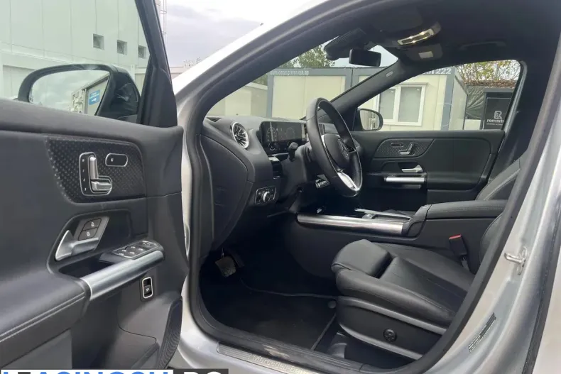 Mercedes-Benz GLA din 2024 cu 23.424 km - oferta MER213013 - foto 9
