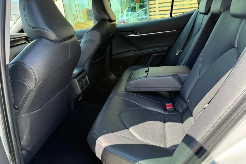 Toyota Camry din 2022 cu 71.559 km - oferta TOY213024 - foto 14
