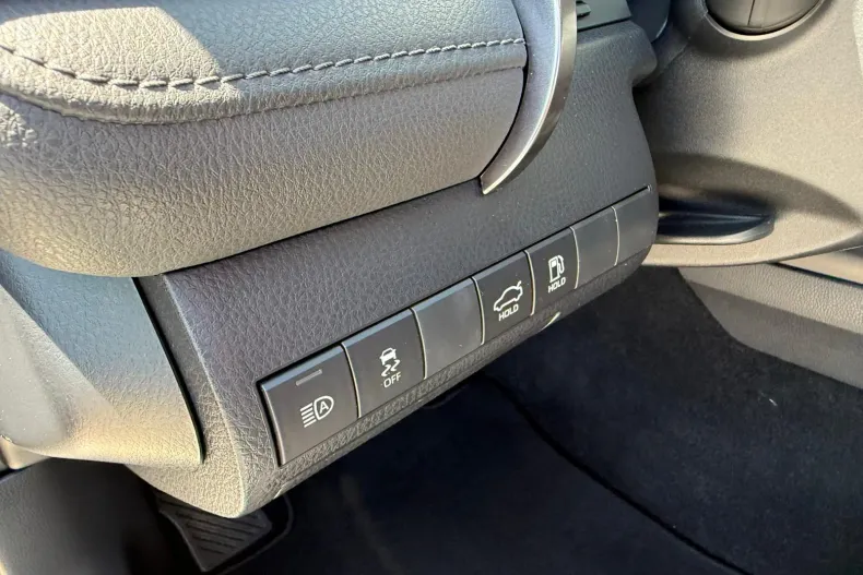 Toyota Camry din 2022 cu 71.559 km - oferta TOY213024 - foto 22