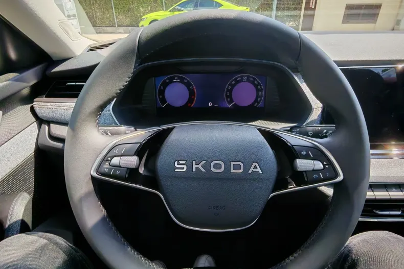 Skoda Octavia din 2025 cu 9 km - oferta SKO213043 - foto 11
