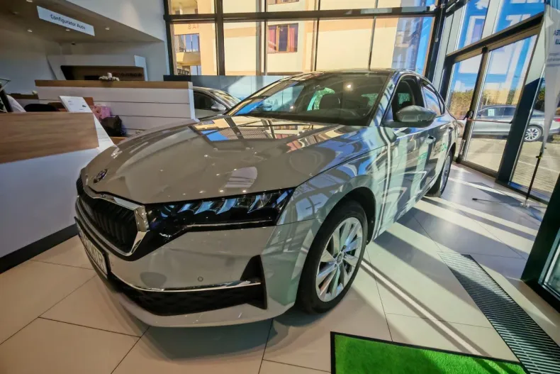 Skoda Octavia din 2025 cu 3.239 km - oferta SKO213044 - foto 1