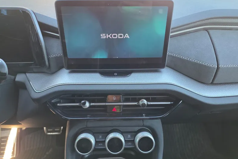 Skoda Kodiaq din 2025 cu 5.000 km - oferta SKO213045 - foto 17