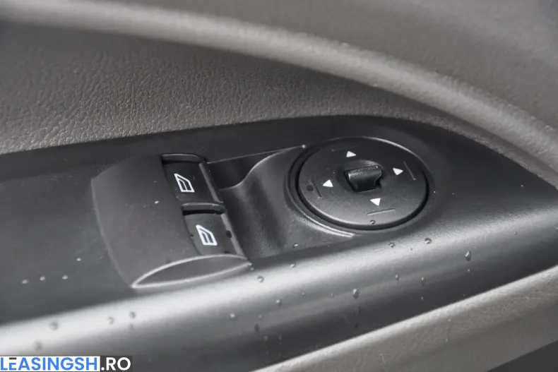 Ford Transit Connect din 2020 cu 110.579 km - oferta FOR213055 - foto 23