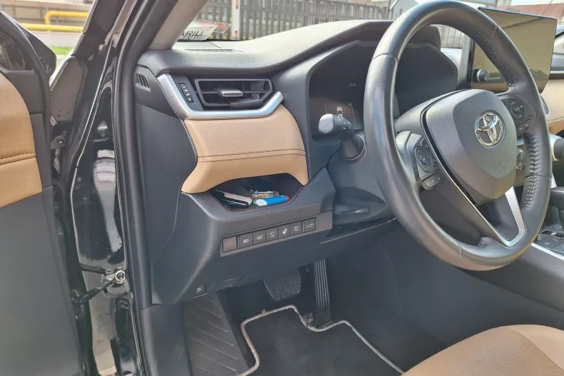 Toyota RAV4 din 2023 cu 46.032 km - oferta TOY213070 - foto 13