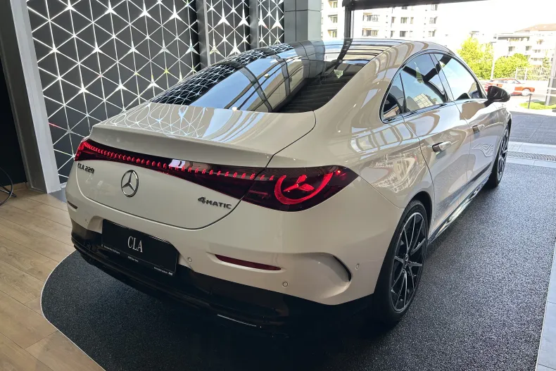 Mercedes-Benz CLA 220 (Clasa CLA) din 2026 cu 5 km - oferta MER213076 - foto 4