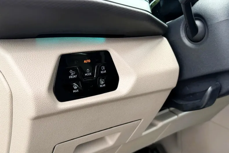 Volkswagen Multivan din 2023 cu 82.657 km - oferta VOL213100 - foto 10