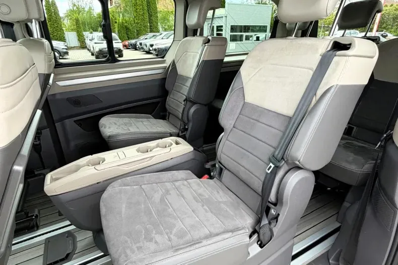 Volkswagen Multivan din 2023 cu 82.657 km - oferta VOL213100 - foto 17