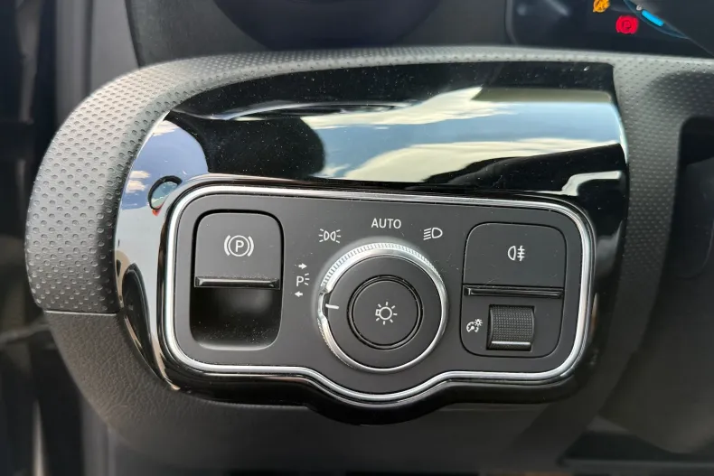 Mercedes-Benz A 200 (Clasa A) din 2021 cu 142.051 km - oferta MER213107 - foto 8