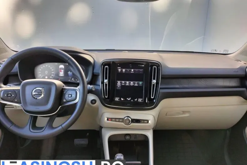 Volvo XC40 din 2023 cu 27.964 km - oferta VOL213118 - foto 9