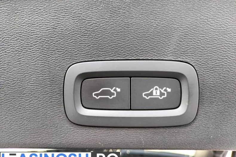 Volvo XC40 din 2023 cu 27.964 km - oferta VOL213118 - foto 20