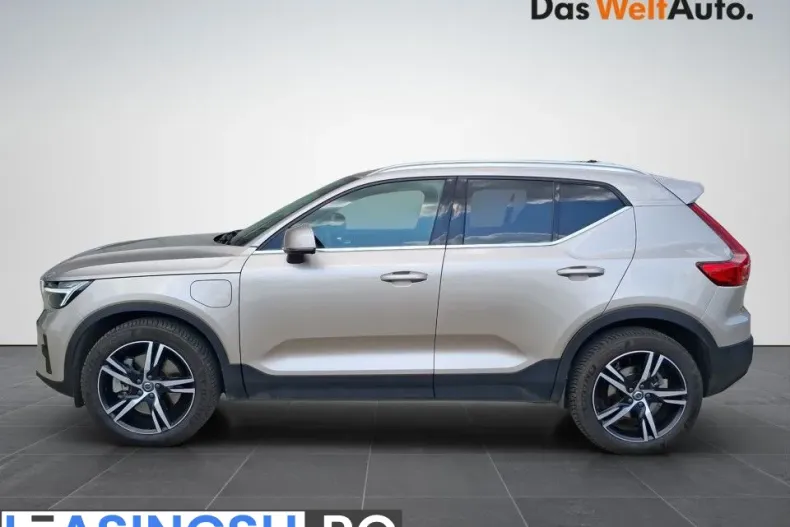 Volvo XC40 din 2023 cu 28.740 km - oferta VOL213122 - foto 3
