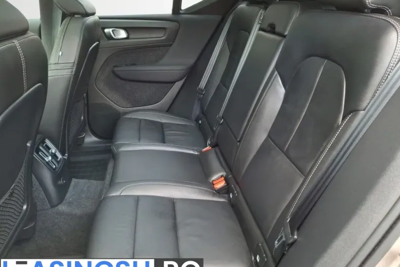 Volvo XC40 din 2023 cu 28.740 km - oferta VOL213122 - foto 11