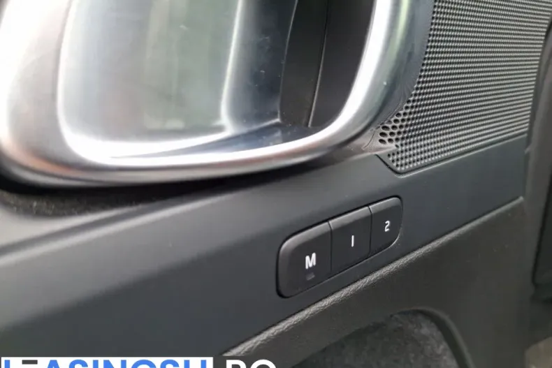 Volvo XC40 din 2023 cu 28.152 km - oferta VOL213123 - foto 17