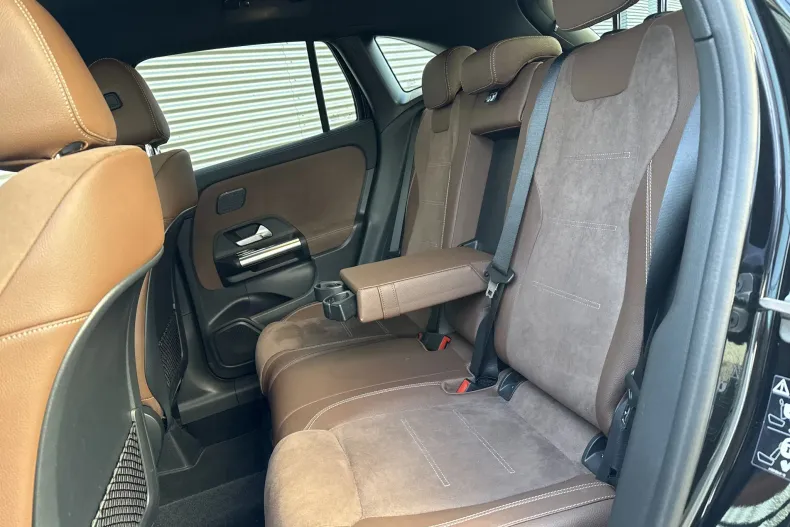 Mercedes-Benz GLA din 2025 cu 3.197 km - oferta MER213135 - foto 27