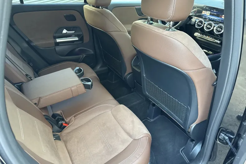 Mercedes-Benz GLA din 2025 cu 3.197 km - oferta MER213135 - foto 28