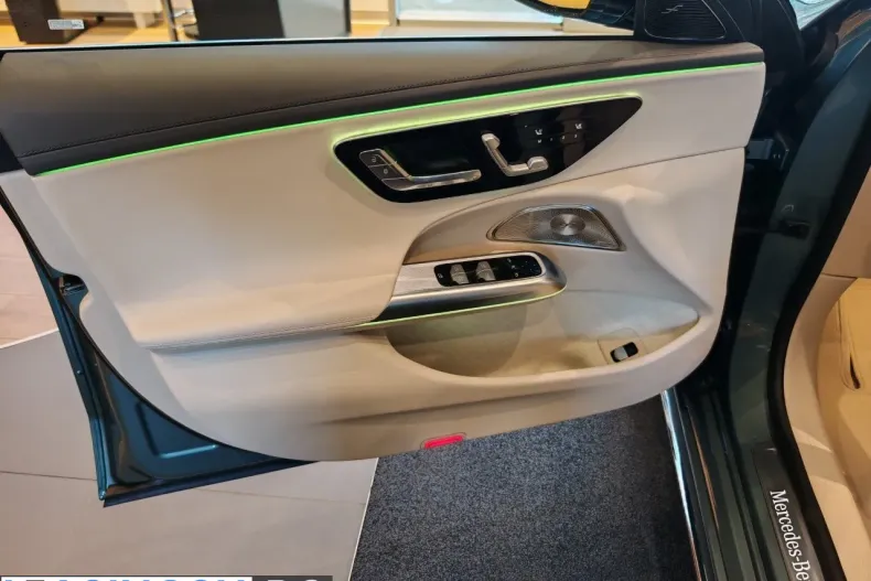 Mercedes-Benz E din 2025 cu 1 km - oferta MER213137 - foto 19