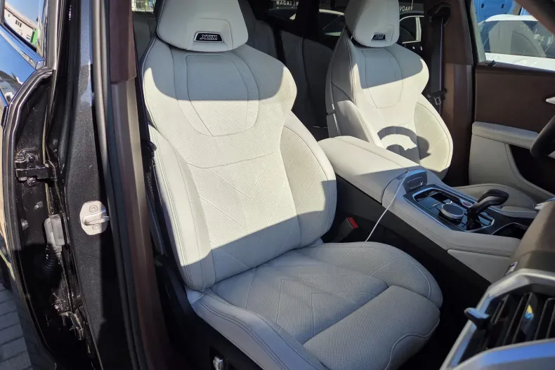 BMW XM (Seria X) din 2025 cu 24.805 km - oferta BMW213147 - foto 27