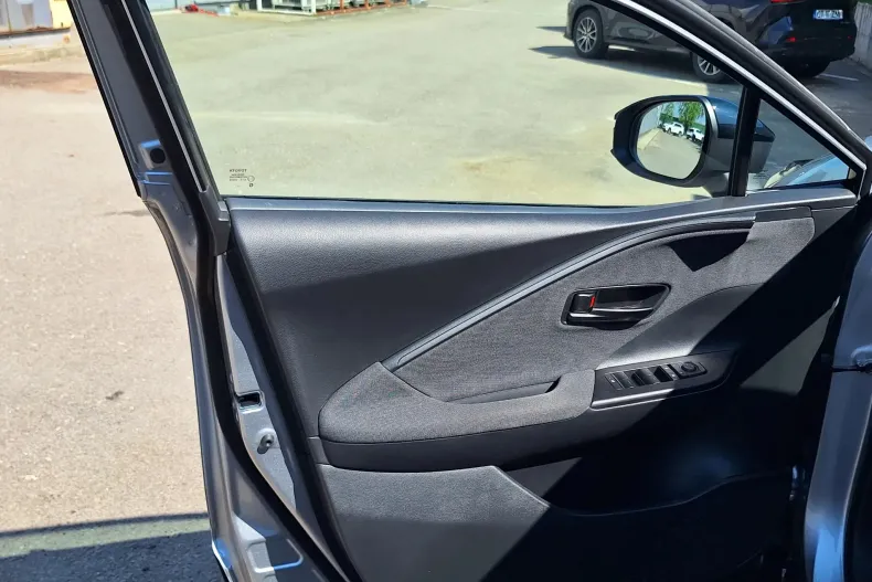 Toyota C-HR din 2025 cu 4.500 km - oferta TOY213165 - foto 5