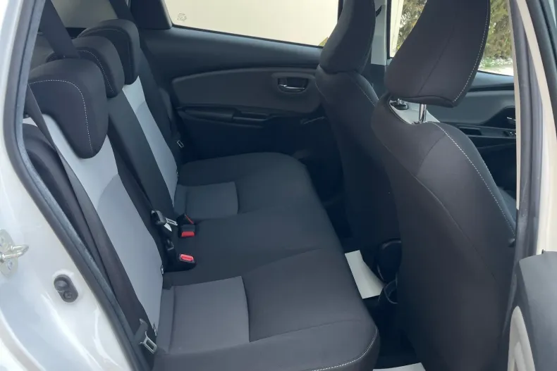Toyota Yaris din 2020 cu 179.000 km - oferta TOY213171 - foto 24