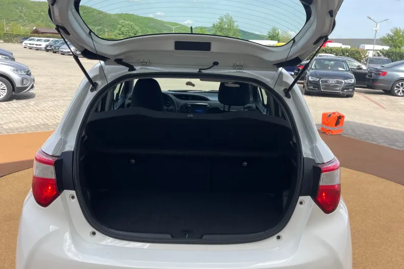 Toyota Yaris din 2020 cu 179.000 km - oferta TOY213171 - foto 25