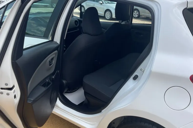 Toyota Yaris din 2020 cu 179.000 km - oferta TOY213171 - foto 26