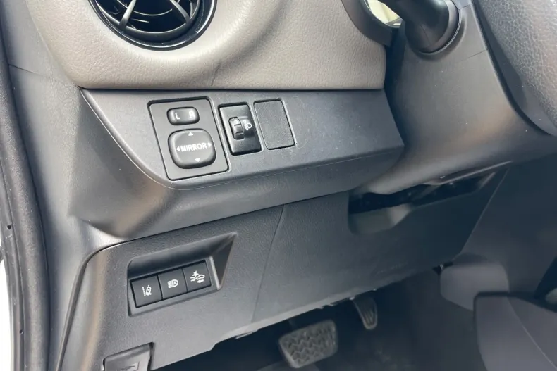 Toyota Yaris din 2020 cu 179.000 km - oferta TOY213171 - foto 31
