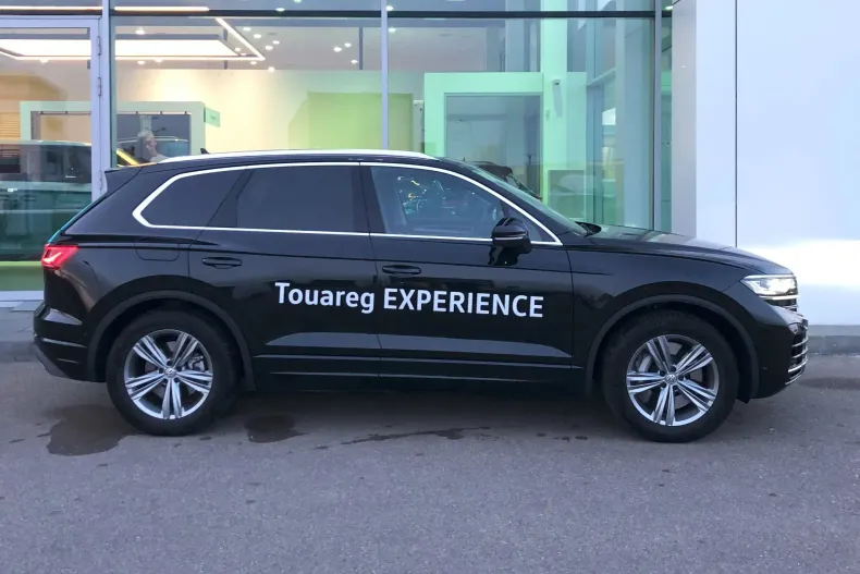 Volkswagen Touareg din 2024 cu 23.133 km - oferta VOL213172 - foto 3