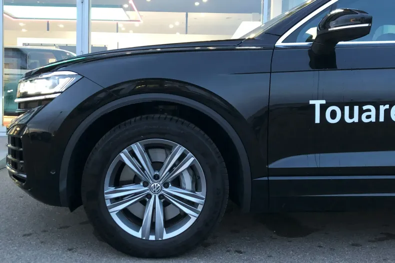 Volkswagen Touareg din 2024 cu 23.133 km - oferta VOL213172 - foto 10