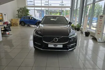 Volvo XC60 din 2023 - oferta VOL213179