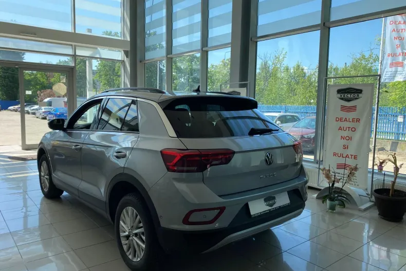 Volkswagen T-Roc din 2023 cu 66.200 km - oferta VOL213180 - foto 8