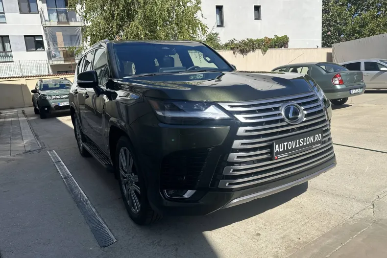 Lexus Seria LX din 2025 cu 10 km - oferta LEX213183 - foto 4