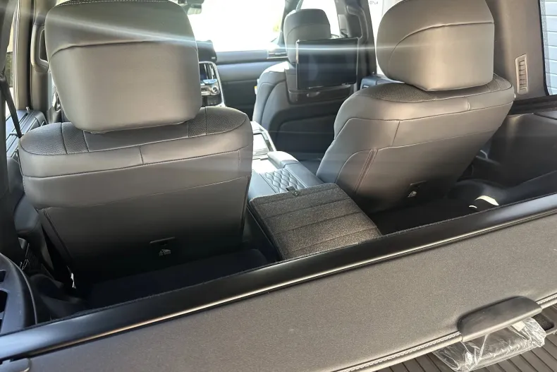 Lexus Seria LX din 2025 cu 10 km - oferta LEX213183 - foto 13