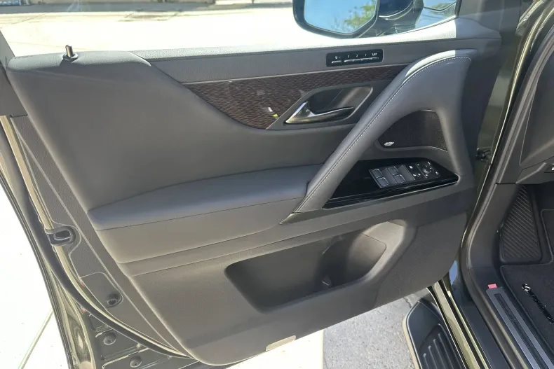 Lexus Seria LX din 2025 cu 10 km - oferta LEX213183 - foto 18