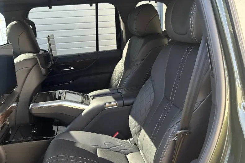 Lexus Seria LX din 2025 cu 10 km - oferta LEX213183 - foto 20