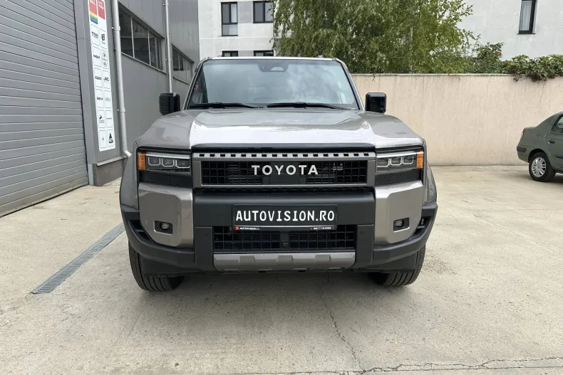 Toyota Land Cruiser 250 din 2024 cu 852 km - oferta TOY213185 - foto 3