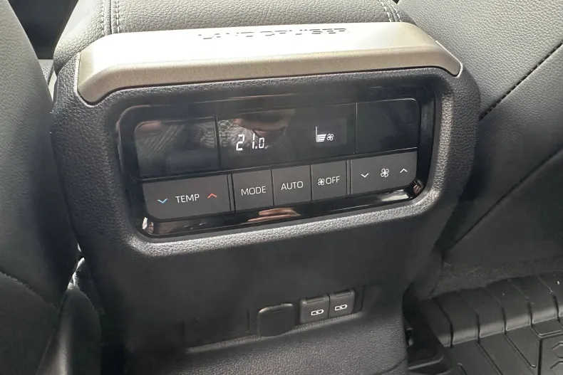 Toyota Land Cruiser 250 din 2024 cu 852 km - oferta TOY213185 - foto 18