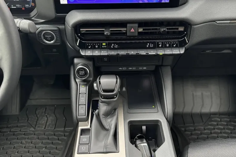 Toyota Land Cruiser 250 din 2024 cu 852 km - oferta TOY213185 - foto 22