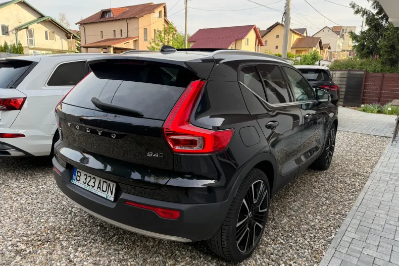 Volvo XC40 din 2021 cu 30.511 km - oferta VOL213190 - foto 2