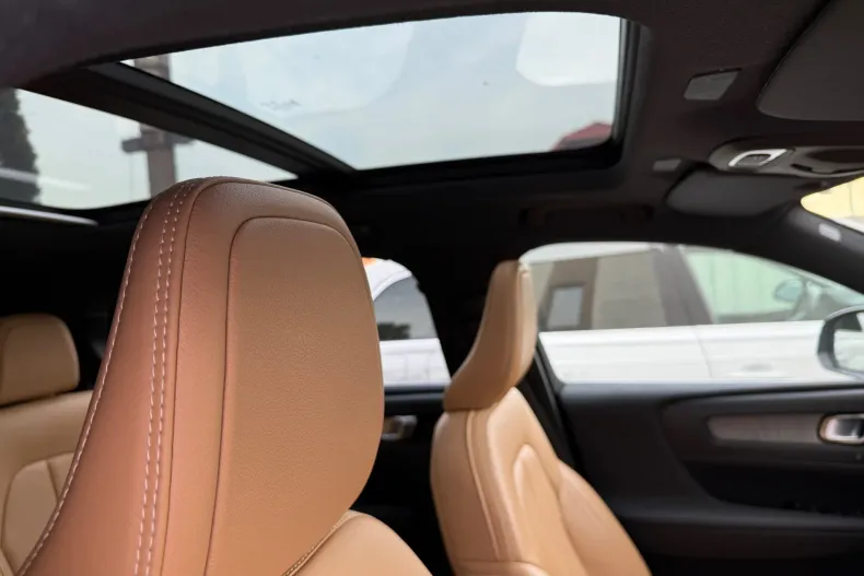 Volvo XC40 din 2021 cu 30.511 km - oferta VOL213190 - foto 6