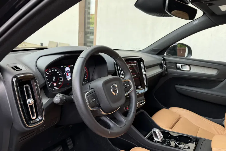 Volvo XC40 din 2021 cu 30.511 km - oferta VOL213190 - foto 11