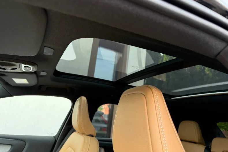 Volvo XC40 din 2021 cu 30.511 km - oferta VOL213190 - foto 12