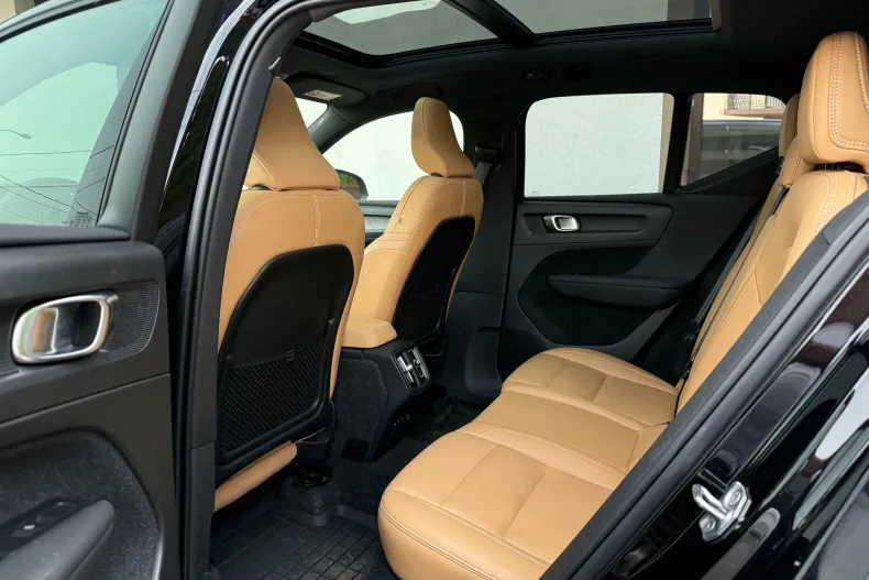 Volvo XC40 din 2021 cu 30.511 km - oferta VOL213190 - foto 14