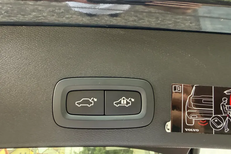 Volvo XC40 din 2021 cu 30.511 km - oferta VOL213190 - foto 17