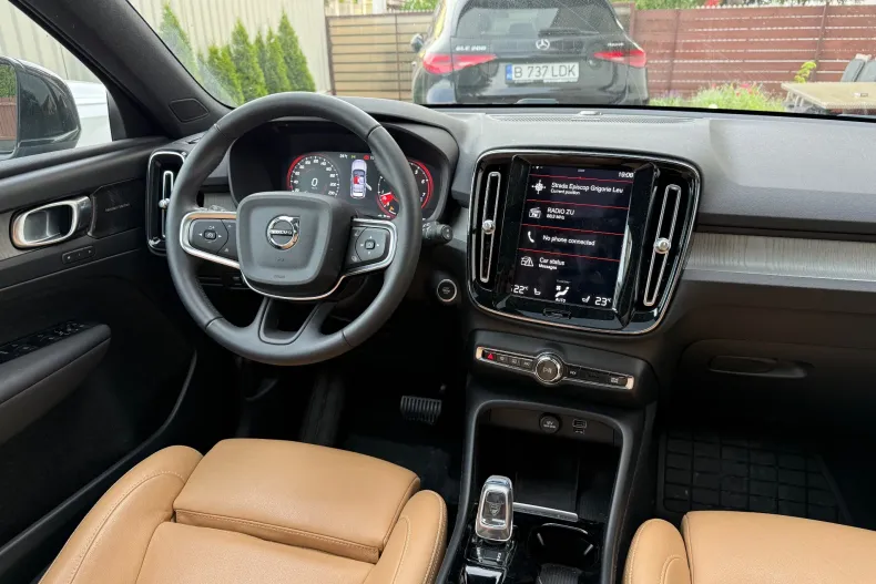 Volvo XC40 din 2021 cu 30.511 km - oferta VOL213190 - foto 18